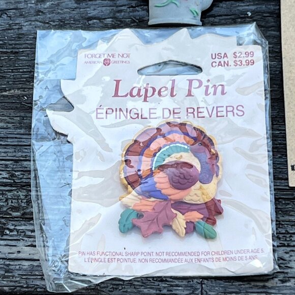 Vintage Lot Holiday Pins Hallmark Thanksgiving TURKEY Easter Bunny Star US Flag - Picture 3 of 9